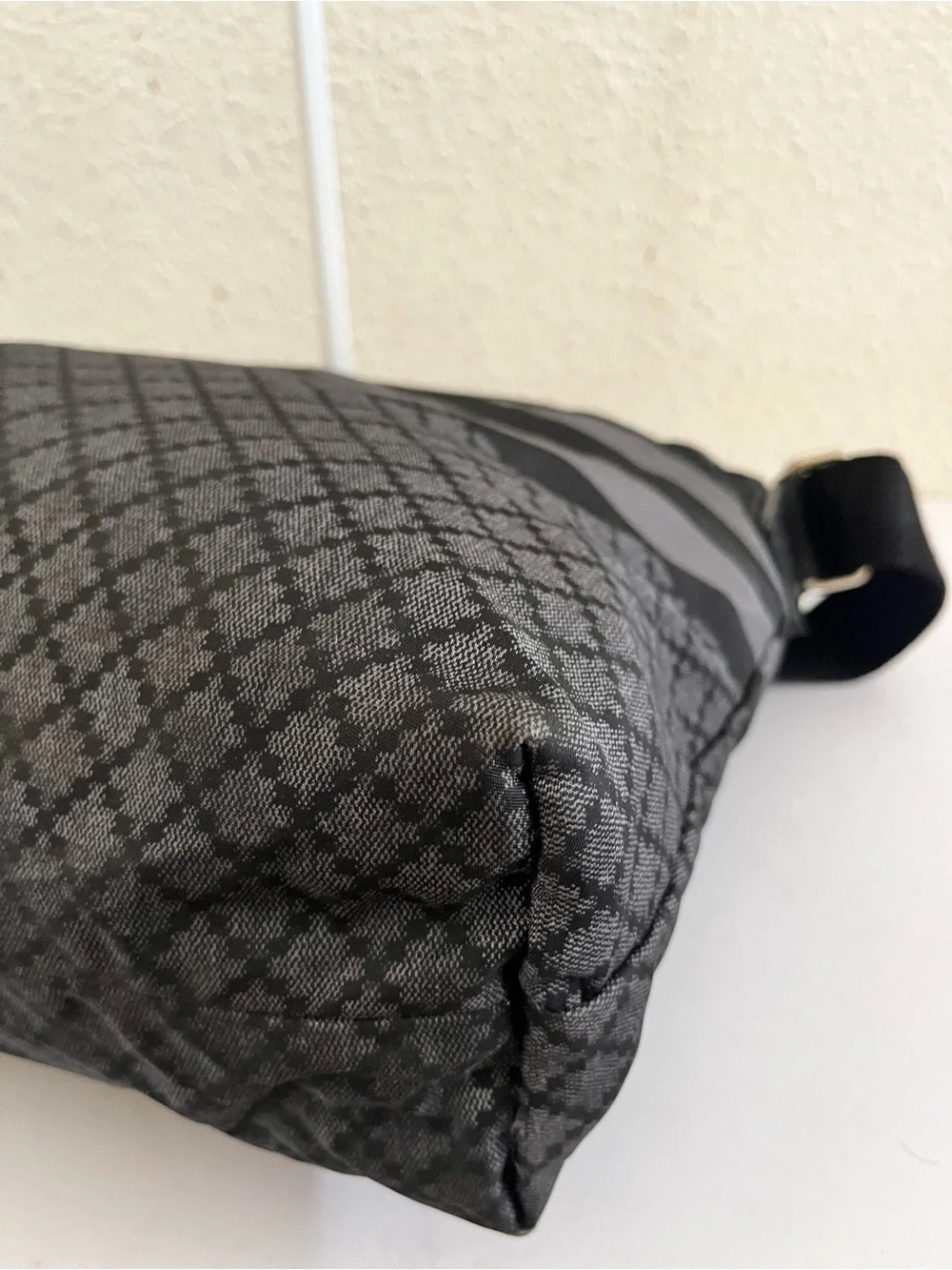 Gucci unisex nylon messenger bag